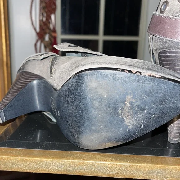 Ash Shoes | Ash Iona Grommet-Embellished Leather Ankle Boots - Picture 5 of 6